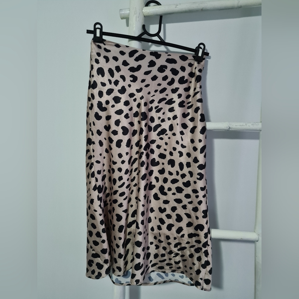 Silky satin skirt 6 Whyte valentine - Picture 1 of 6